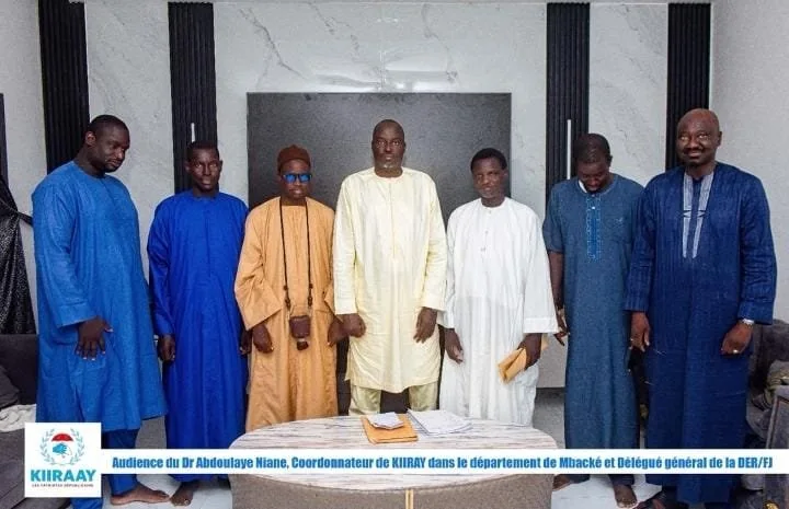 Photographie de la délégation avec Abdoulaye Niane, publiée par 7infos.